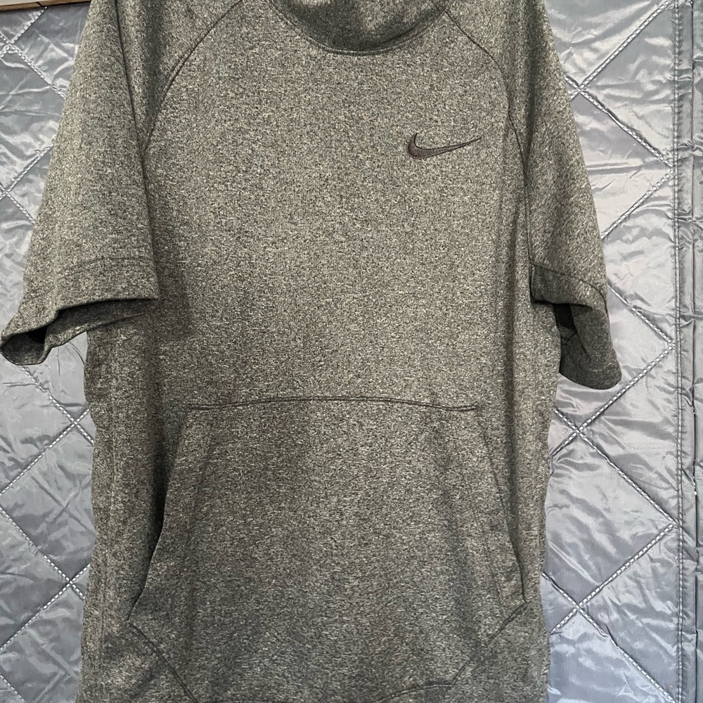 Nike Men's Gray Short Sleeve Hoodie